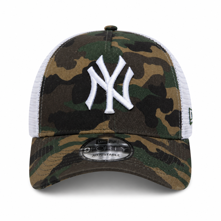 New Era New York Yankees 9FORTY Clean Trucker Cap in Woodland Camo/White
